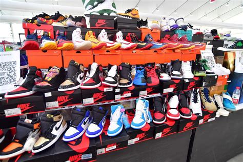 Sneaker con - A pair of Trump shoes was auctioned off for $9,000 at Sneaker Con on Saturday, Feb. 17, 2024 in Philadelphia (Capital-Star photo by John Cole) “Our industry is valued at a staggering $100 billion,” Young said. “Where 60 million young entrepreneurs in the U.S. alone are actively engaged in trading and investing in sneakers.”.